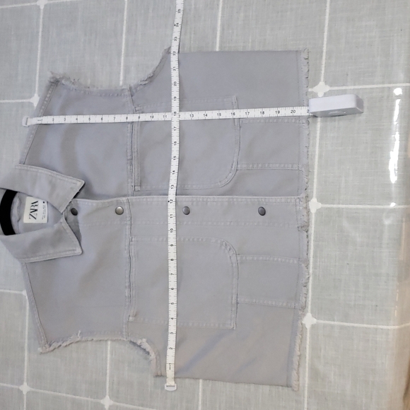 Zara Jean Cropped Vest, Size M - Picture 13 of 14